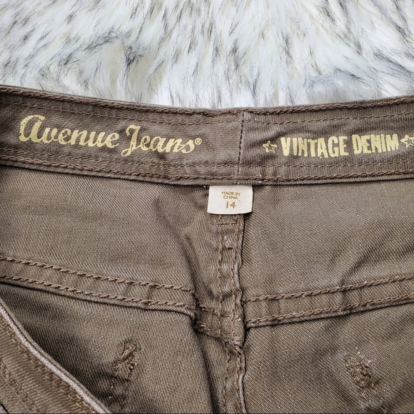 Beige“Avenue”jean shorts (14) - Picture 5 of 8